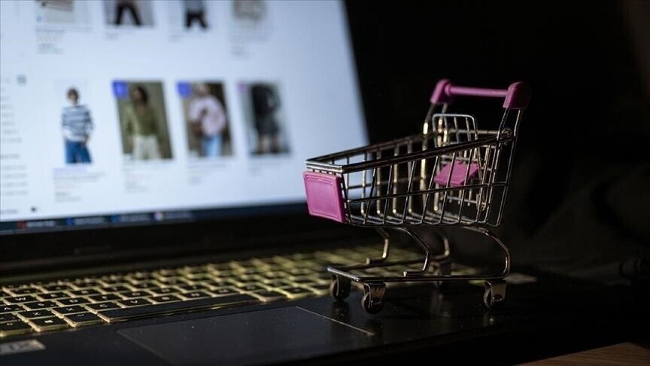 Yapay zekâ Türkiye'de hangi e-ticaret markalarını öneriyor?
