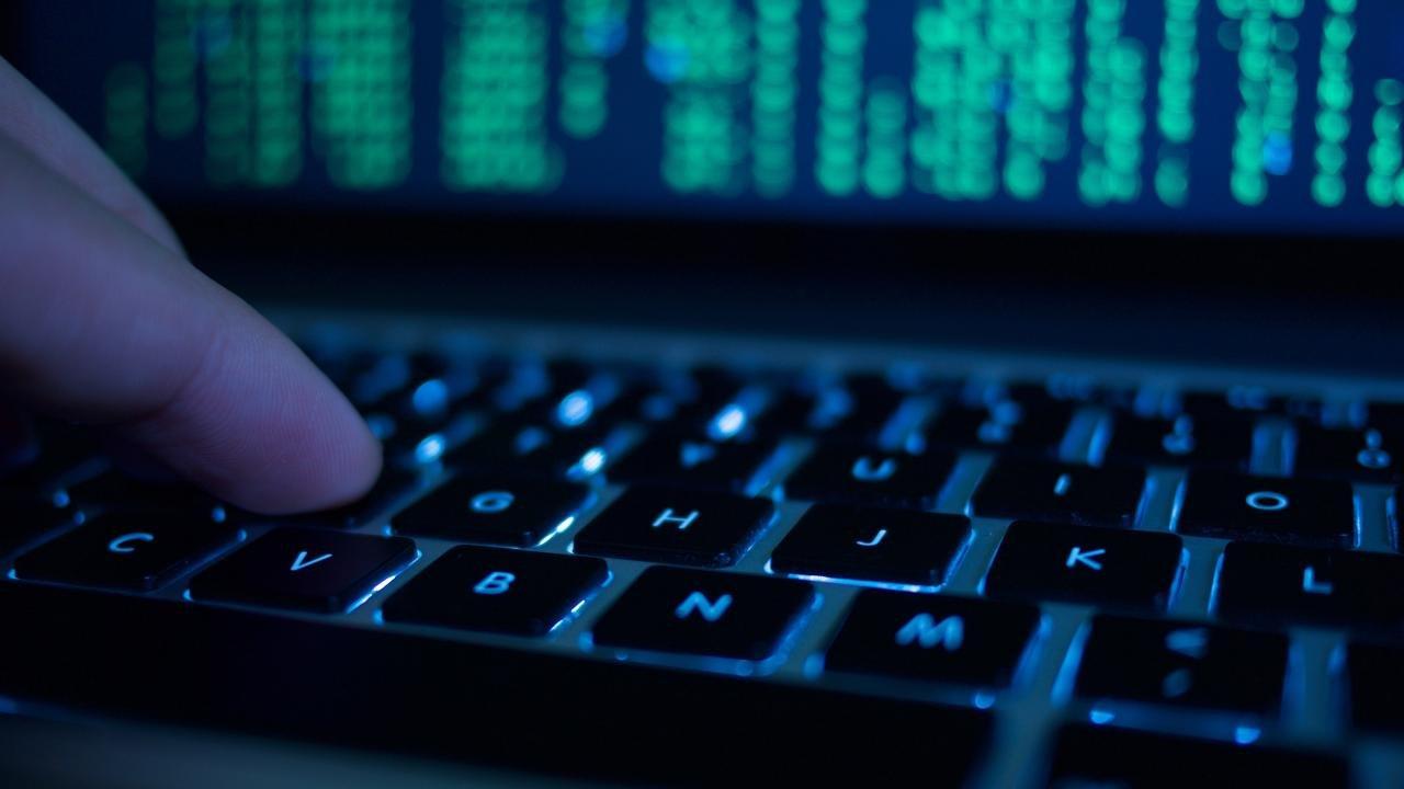 Binlerce FBI ajanının kişisel verileri çalındı