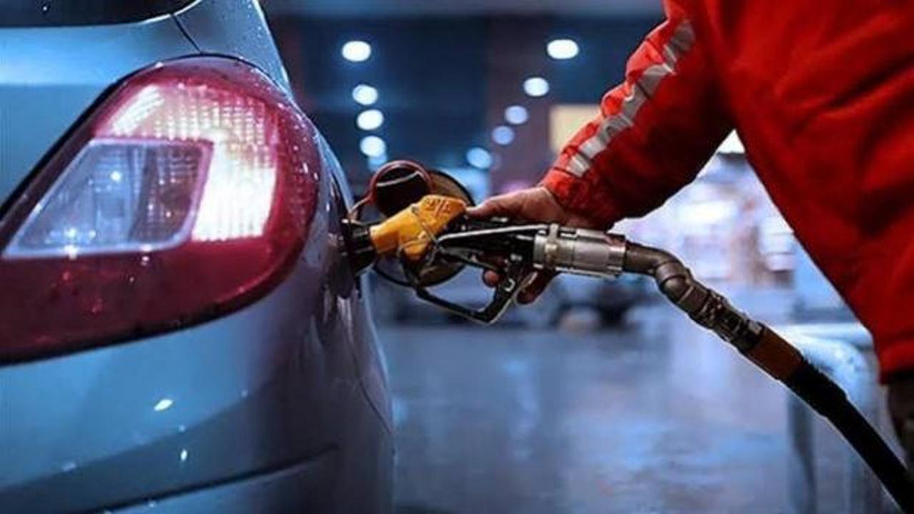 Son dakika: Akaryakıtta dev indirim! Gece yarısından itibaren fiyatlar değişti...