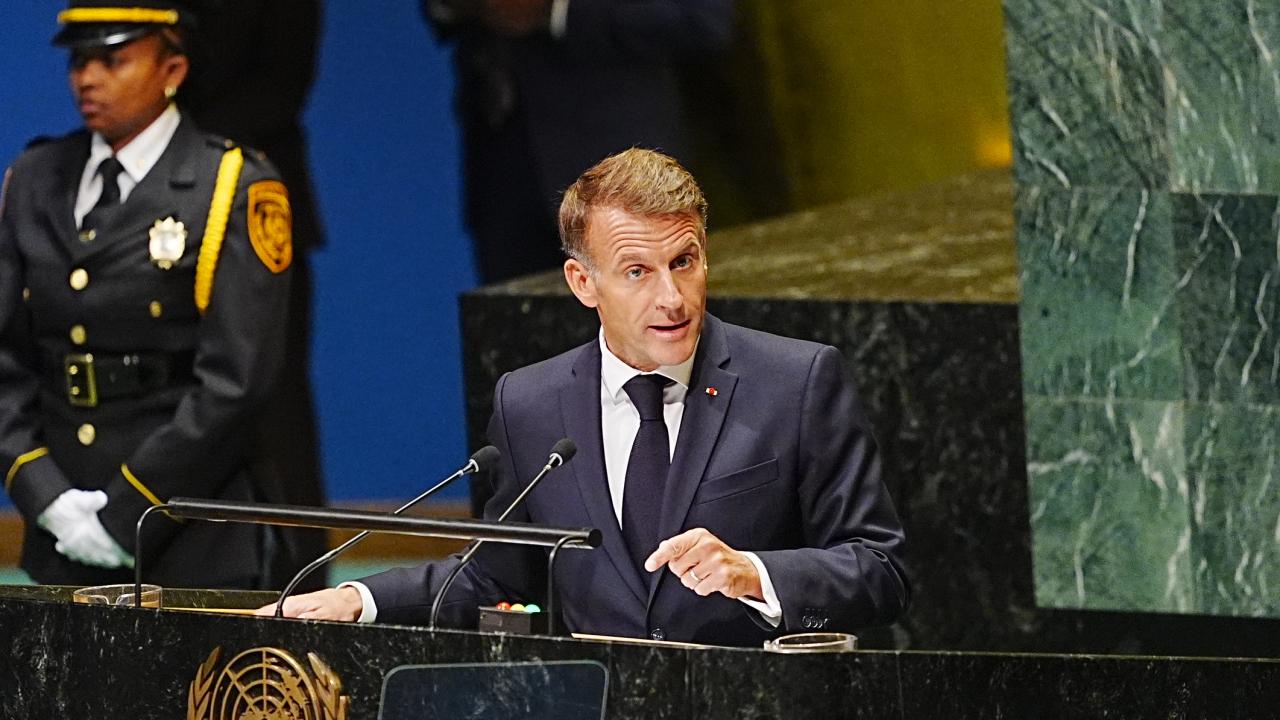Macron "Hiç kimseyi suçlamak istemiyorum" dedi: Hürmüz için açtı ağzını yumdu gözünü!
