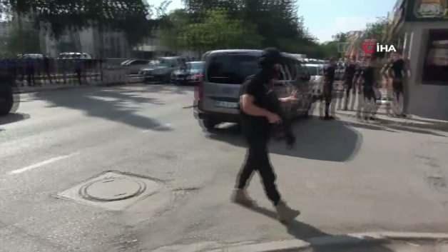 Adana'da hareketli anlar: Polise ateş açıp el bombasının pimini çeken firari yakalandı