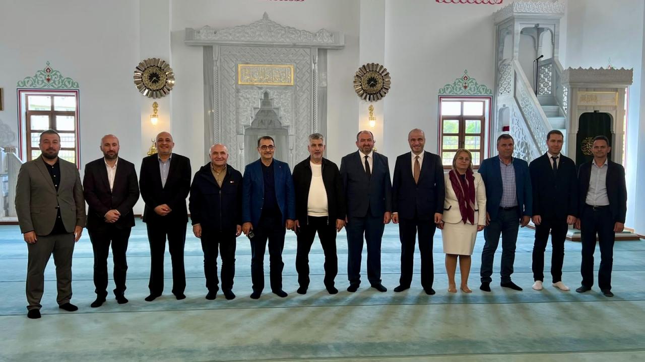 Fatih Dönmez KEİPA toplantısı için gittiği Bulgaristan'da soydaşlarla buluştu