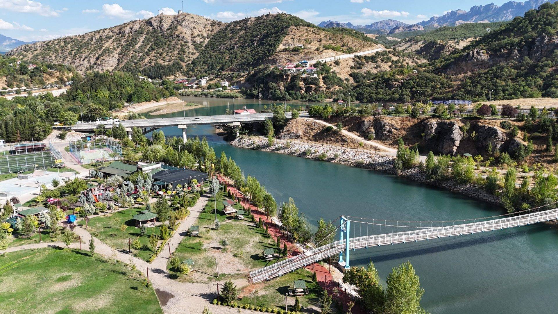 Munzur Vadisi sonbaharın gelişiyle sakinlik ve huzur arayanları ağırlıyor
