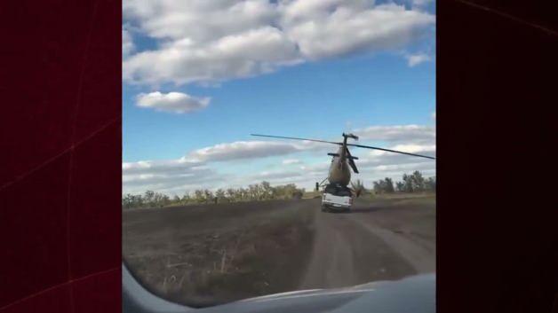 Rusya'da kamyonetle helikopter taşıma girişimi kazayla bitti