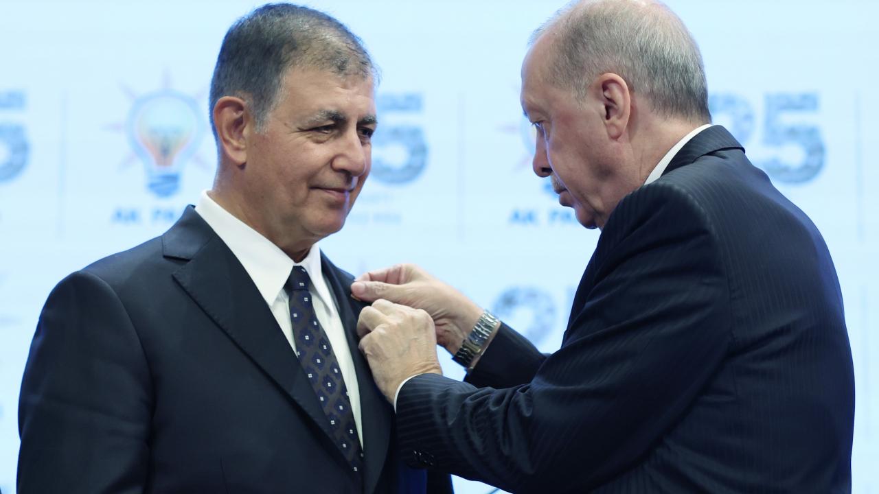 Cumhurbaşkanı Erdoğan'dan Cemil Tugay ve İzmir paylaşımı
