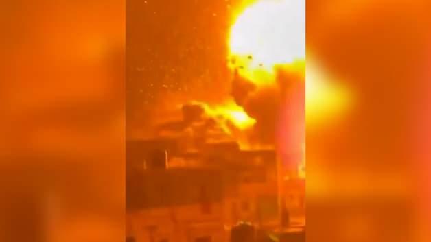 İsrail sivilleri hedef almaya devam ediyor: Gazze'de bir eve bomba yağdırdılar!