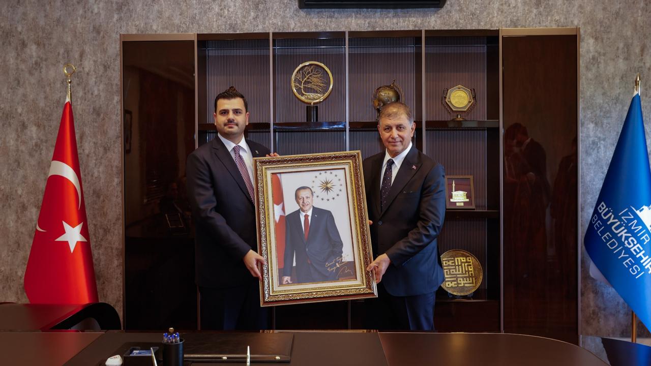 AK Parti'den İzmir Büyükşehir Belediye Başkanı Cemil Tugay'a ilk ziyaret