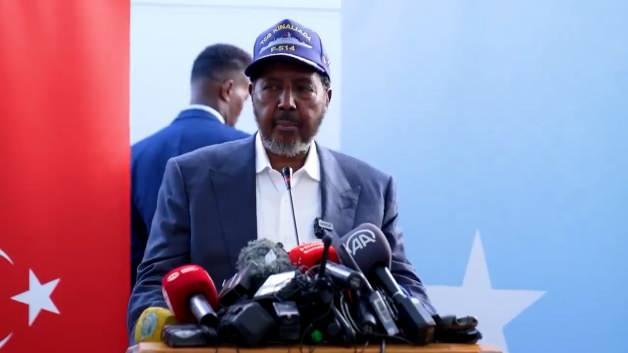 Somali Cumhurbaşkanı Mahmud, Çağrı Bey sondaj gemisini ziyaret etti