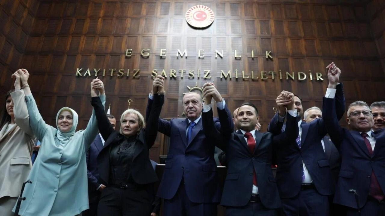 Yeni AK Partililer uyum programına alındı