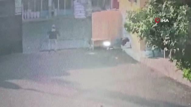 Fıstık Hali'nde dehşet anları: Üzerine tonlarca ağırlıktaki demir kapı düştü