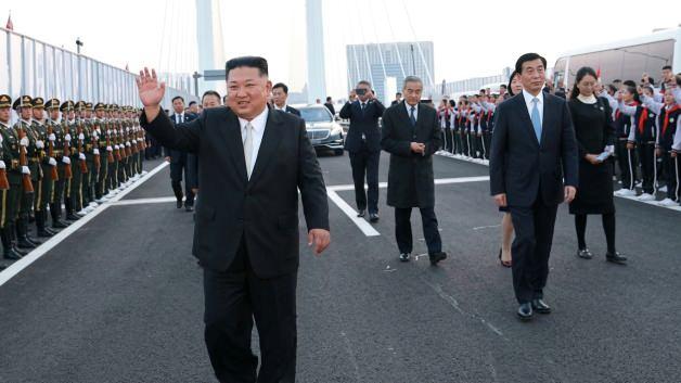 Hakkında öldü iddiaları çıkan Kim Jong-Un Çin sınırında ortaya çıktı
