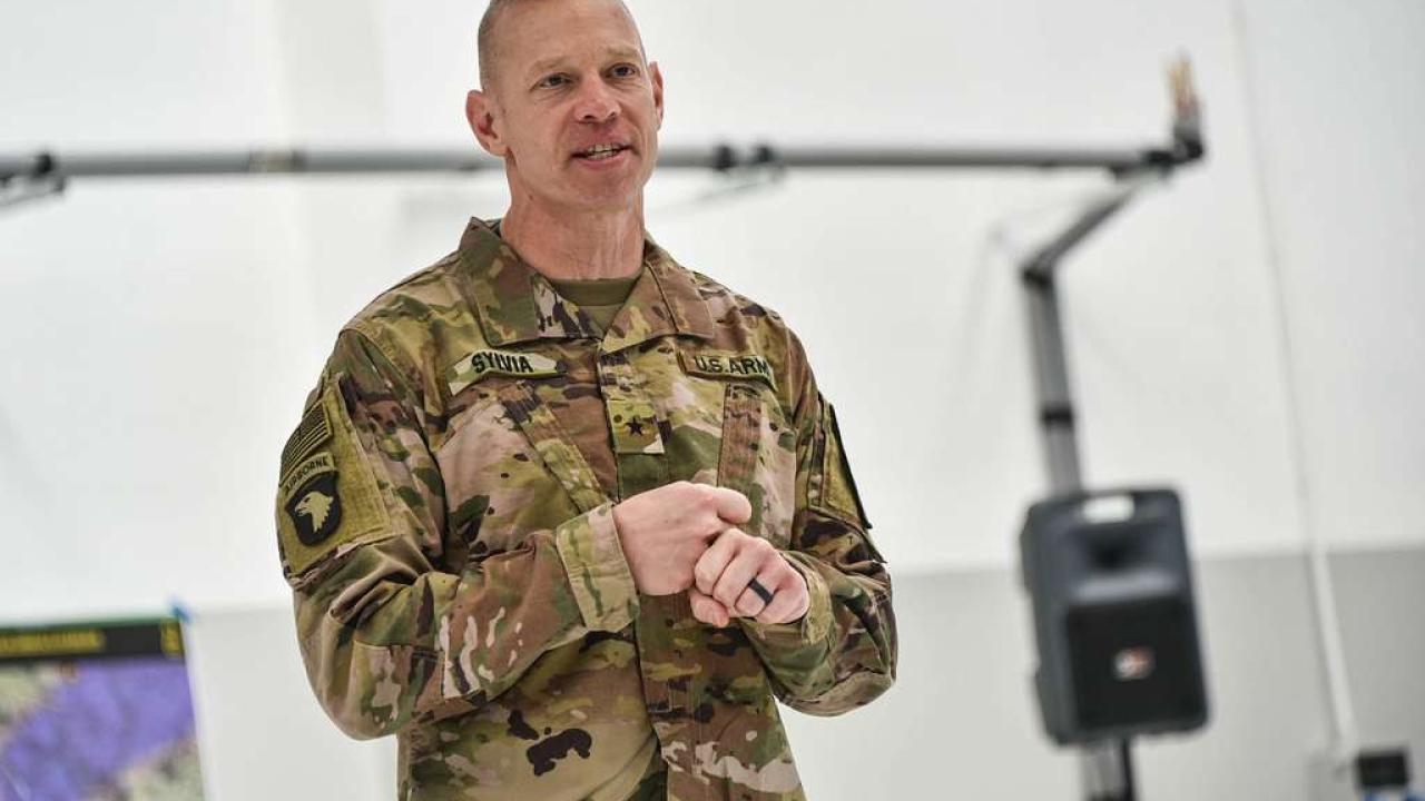 Pentagon'un üst düzey askeri planlamacısı görevden alındı